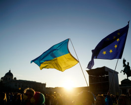 Leo-Constantin-Scheichenost-Creative-Director-Consulting-Lettering-Illustration-Freelancer-Lettering-Branding-Yes-We-Care-10 Leo-Constantin-Scheichenost-Creative-Director-Consultant-Entrepreneur