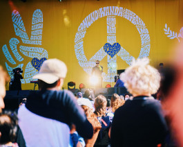 Leo-Constantin-Scheichenost-Creative-Director-Consulting-Lettering-Illustration-Freelancer-Lettering-Branding-Yes-We-Care-7 Leo-Constantin-Scheichenost-Creative-Director-Consultant-Entrepreneur