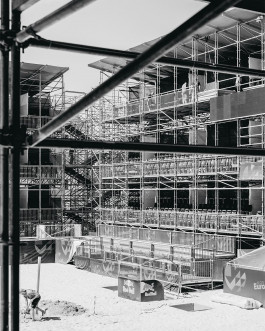 Leo-Constantin-Scheichenost-Creative-Director-Consulting-Markenaufbau-Branding-Off-Concepts-3 Leo-Constantin-Scheichenost-Creative-Director-Consultant-Entrepreneur