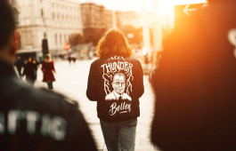 Leo-Constantin-Scheichenost-Creative-Director-Consulting-Markenaufbau-Lettering-Illustration-Freelancer-Lettering-Alexander-Van-Der-Bellen-Wahlkampf-Lederjacken-1 Leo-Constantin-Scheichenost-Creative-Director-Consultant-Entrepreneur