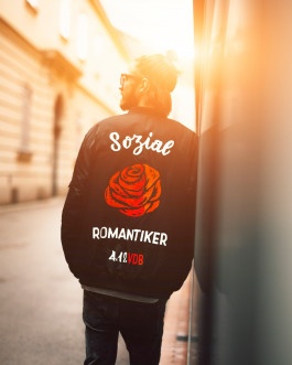 Leo-Constantin-Scheichenost-Creative-Director-Consulting-Markenaufbau-Lettering-Illustration-Freelancer-Lettering-Alexander-Van-Der-Bellen-Wahlkampf-Lederjacken-2 Leo-Constantin-Scheichenost-Creative-Director-Consultant-Entrepreneur