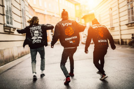 Leo-Constantin-Scheichenost-Creative-Director-Consulting-Markenaufbau-Lettering-Illustration-Freelancer-Lettering-Alexander-Van-Der-Bellen-Wahlkampf-Lederjacken-6 Leo-Constantin-Scheichenost-Creative-Director-Consultant-Entrepreneur