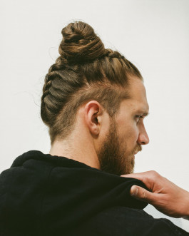 Leo-Constantin-Scheichenost-Creative-Director-Consulting-Markenaufbau-Lettering-Illustration-Freelancer-Lettering-Die-Haarespender-2 Leo-Constantin-Scheichenost-Creative-Director-Consultant-Entrepreneur