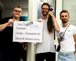 Leo-Constantin-Scheichenost-Creative-Director-Consulting-Markenaufbau-Lettering-Illustration-Freelancer-Lettering-Die-Haarespender-6 Leo-Constantin-Scheichenost-Creative-Director-Consultant-Entrepreneur