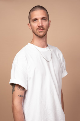 Leo-Constantin-Scheichenost-Creative-Director-Pressefoto Leo-Constantin-Scheichenost-Creative-Director-Consultant-Entrepreneur