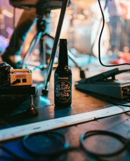 Leo-Constantin-Scheichenost-Creative-Director-Consulting-Markenaufbau-Branding-Lettering-Illustration-Brauton-Bier-Mit-Musikgeschmack-8 Leo-Constantin-Scheichenost-Creative-Director-Consultant-Entrepreneur