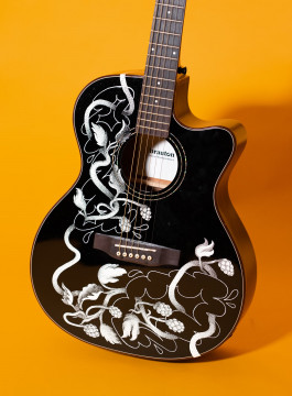 Leo-Constantin-Scheichenost-Creative-Director-Consulting-Markenaufbau-Branding-Lettering-Illustration-Brauton-Bier-Mit-Musikgeschmack-Custom-Gitarre Leo-Constantin-Scheichenost-Creative-Director-Consultant-Entrepreneur